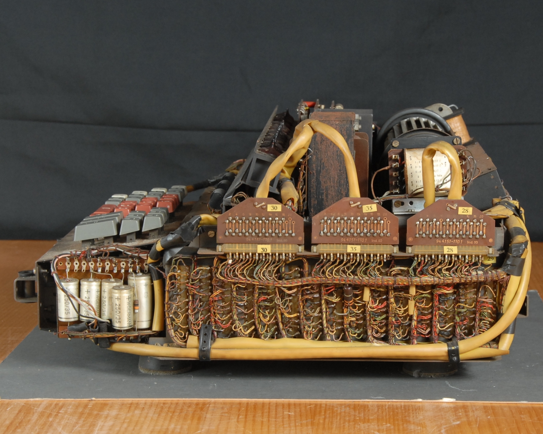 Olympia RAE 4/15 Calculator Construction