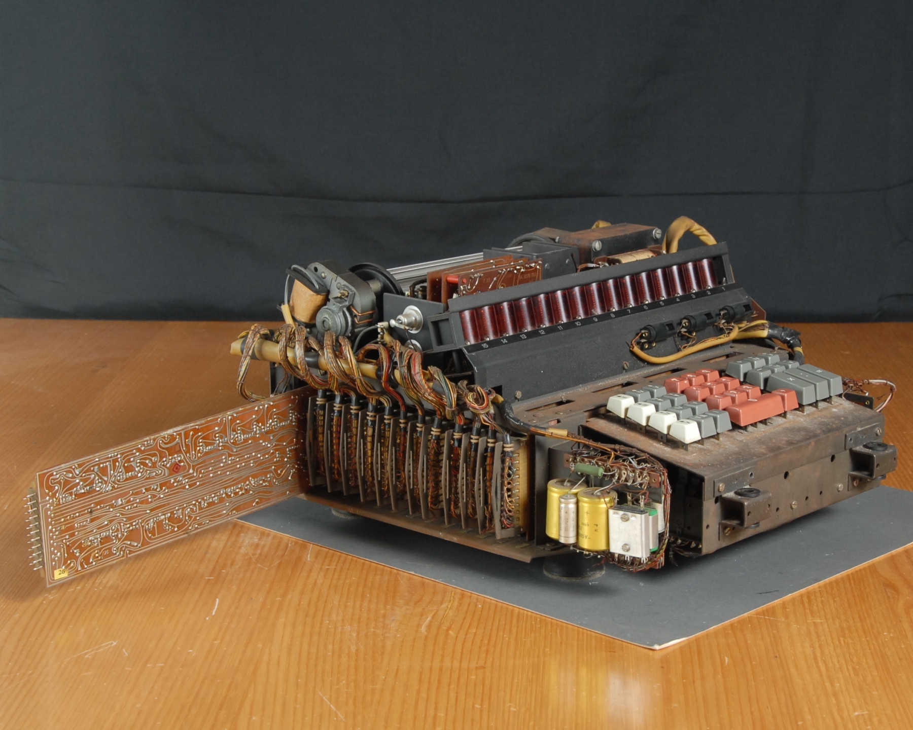 Olympia RAE 4/15 Calculator Construction