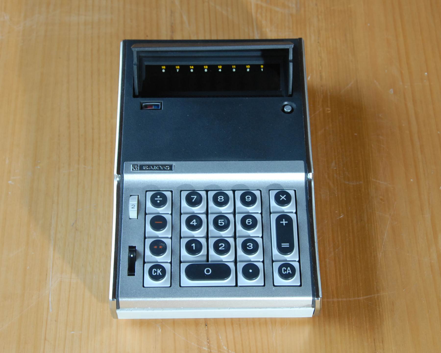 Sanyo ICC-82D Calculator