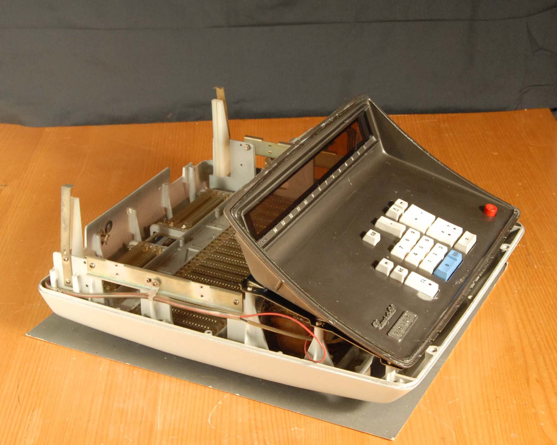 Sharp CS-20A Calculator Construction