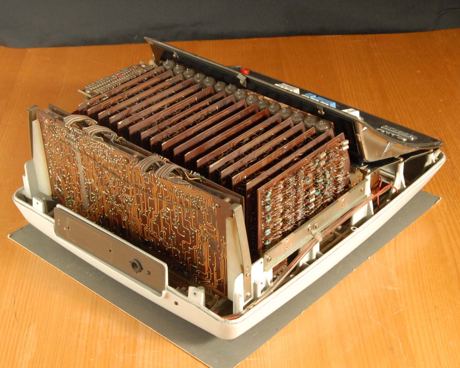 Sharp CS-20A Calculator Construction