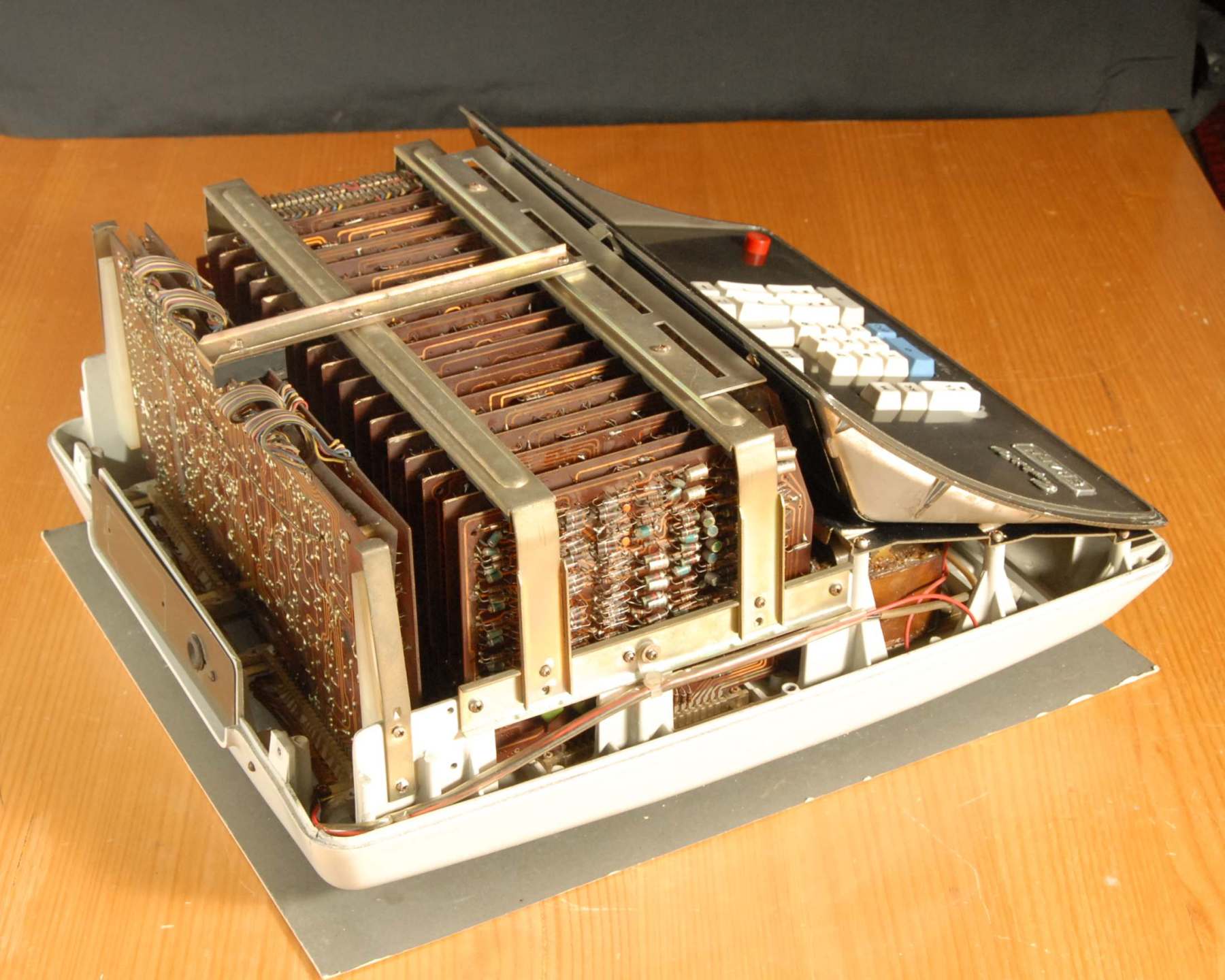 Sharp CS-20A Calculator Construction