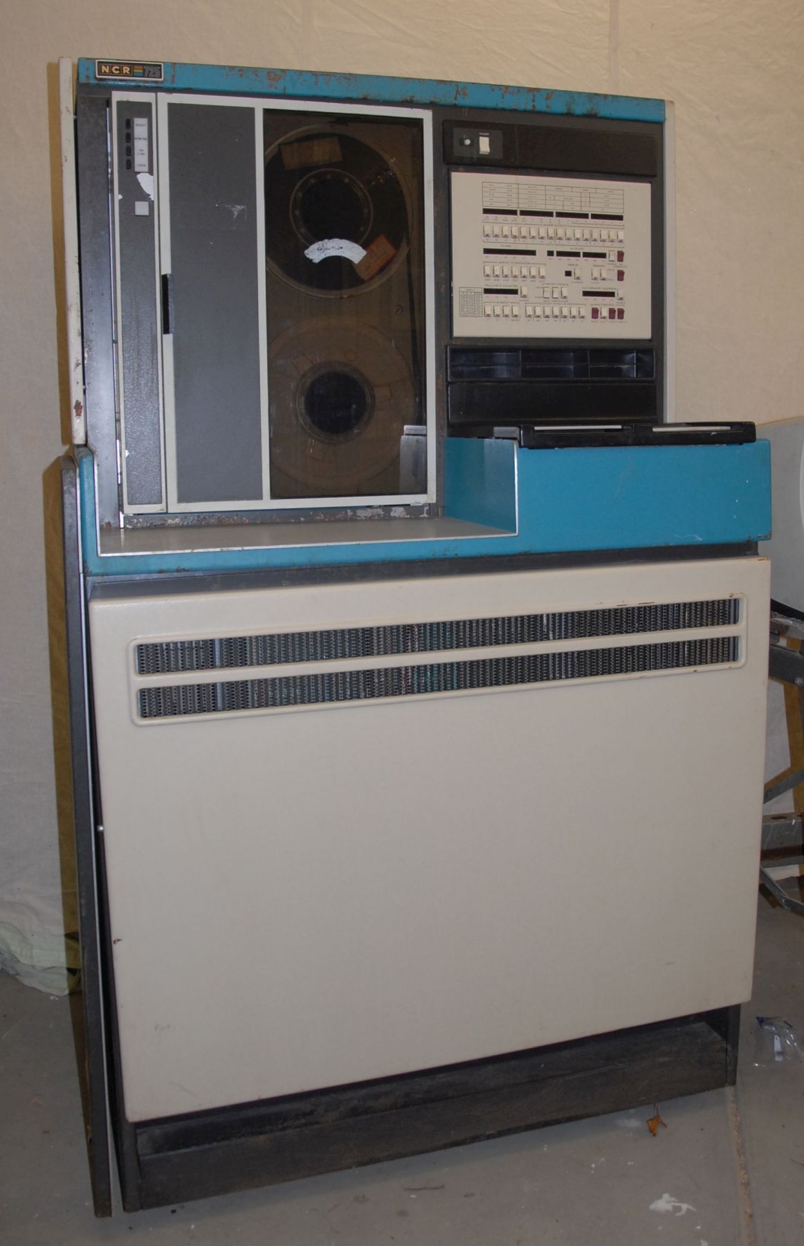 NCR 725 Computer