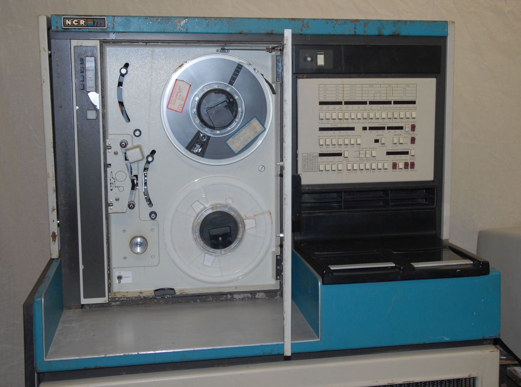 NCR 725 Computer